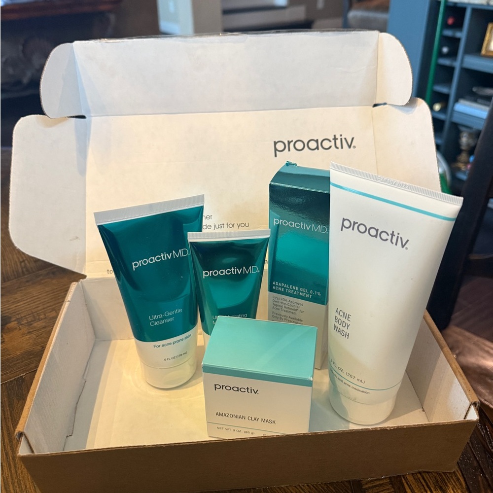 New/Sealed Proactiv Skincare Set in original mailer box